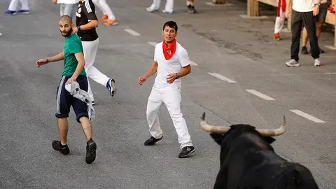 Primer encierro de las fiestas de Tafalla 2017 a cargo de la ganadería de Marques de Albaserrada. MIGUEL OSÉS (13)