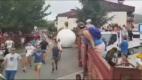 Encierros con bolas de 200 kg