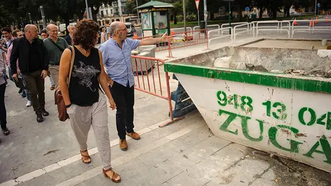 Visita institucional organizada por el ayuntamiento para inspeccionar las obras del Plan para la Amabilizacion del Centro. MIGUEL OSÉS_13