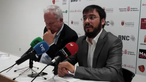 Rueda de prensa en el pabellón Arrosadía.