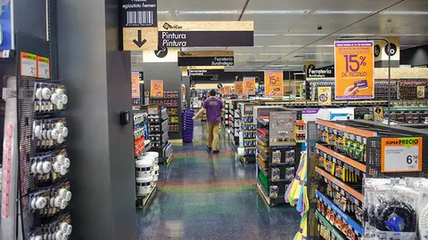 El Grupo El Corte Ingles abre la primera tienda urbana de Bricor en en Navarra. MIGUEL OSÉS_1