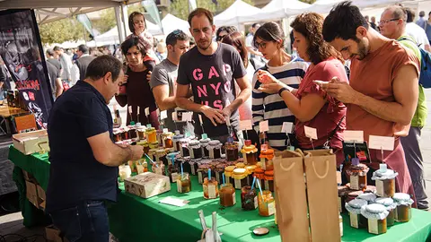 Mercado ecológico en la Plaza del Castillo. MIGUEL OSÉS_9