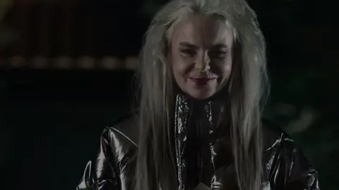 Leticia Sabater caracterizada como un personaje de Stranger Things para promocionar el regreso de la serie de Netflix YOUTUBE