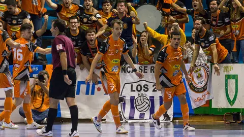 Partido entre Osasuna Magna y Aspil Vidal disputado en el pabellón Anaitasuna (101). IÑIGO ALZUGARAY