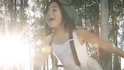 Un fotograma del videoclip 'Imposible', de Etxaniz