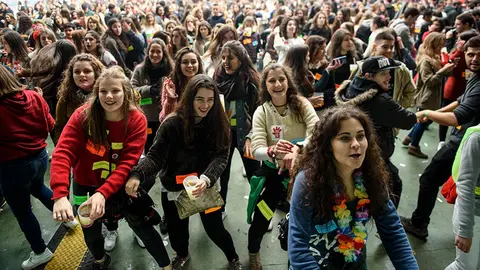 La carpa Universitaria de Invierno de 2017 reúne a miles de jovenes en Amaya. MIGUEL OSÉS (12)