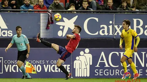 Osasuna se enfrenta al Alcorcón en el Sadar durante  la 15 jornada de LaLiga LALIGA123 13