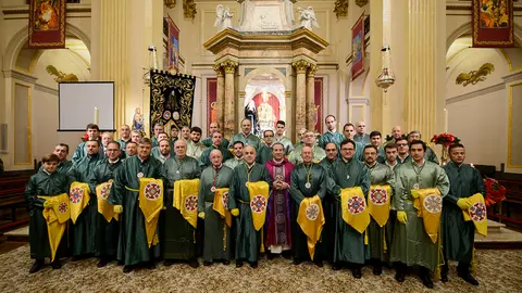 La Hermandad de la Pasión accede por la puerta jubilar por el año sanferminero. PABLO LASAOSA 013