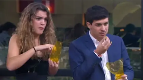 La pamplonesa Amaia Romero durante las campanadas retransmitidas desde la academia de Operación Triunfo RTVE