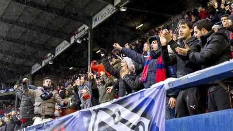 La grada de El Sadar durante el partido de Liga entre Osasuna y Valladolid IÑIGO ALZUGARAY 8