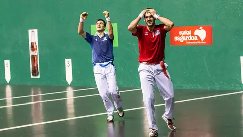 Partido correspondiente a la liguilla del Campeonato de Parejas de Pelota Mano entre Ezkurdia-Zabaleta y Elezkano II-Rezusta disputado en el frontón Labrit (54). IÑIGO ALZUGARAY