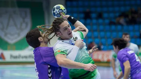 Oswaldo. El Helvetia Anaitasuna y el Quabit Guadalajara se enfrentan en partido correspondiente a la decimosexta jornada de la Liga Loterías Asobal. PABLO LASAOSA 15