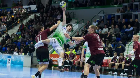 El Helvetia Anaitasuna se enfrenta al Lugi sueco en la primera jornada de la fase de grupos de la Copa EHF. PABLO LASAOSA 29