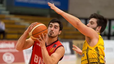 Partido entre el Basket Navarra - Cambados. PABLO LASAOSA12