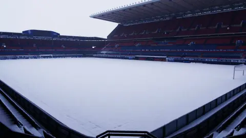 El Sadar con nieve. Twitter CA Osasuna.