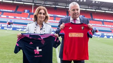 Presentación del patrocinio de Osasuna por parte de Euskaltel y la campaña 'He for She' que lucirán los rojillos frente al Cádiz (13). IÑIGO ALZUGARAY