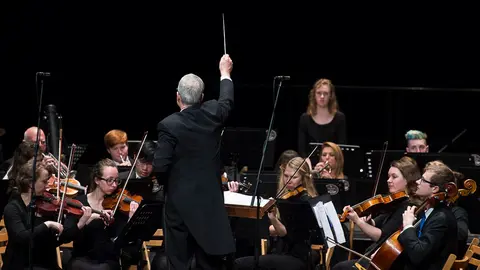 La _Moody Symphonic Band_ ofrece un concierto benéfico como parte de la gira internacional que está ofreciendo en España. PABLO LASAOSA 17
