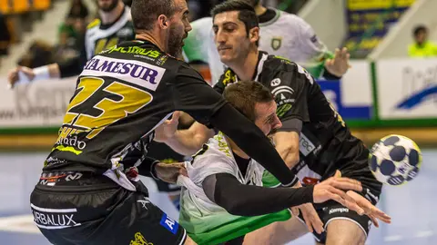 Partido de la vigésima primera jornada de la Liga Loterías Asobal entre Helvetia Anaitasuna y Ángel Ximénez Avia Puente Genil (13). IÑIGO ALZUGARAY