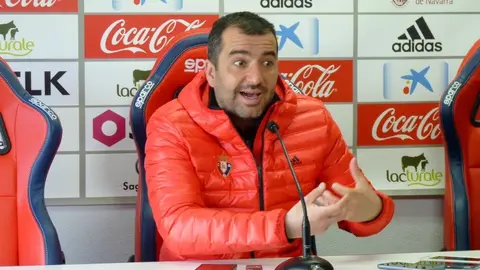 Diego Martínez en rueda de prensa en Tajonar.