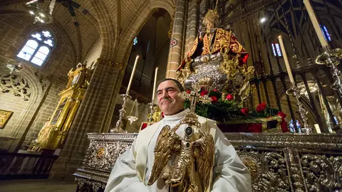 San Fermín y San Miguel de Aralar, juntos en la Catedral de Pamplona (18). IÑIGO ALZUGARAY