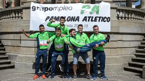  Los equipos masculino y femenino del Grupompleo Pamplona Atlético realizan la foto oficial de la temporada 2017_18. PABLO LASAOSA 09