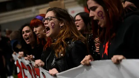 Multitudinaria manifestación en Pamplona en protesta por la sentencia de La Manada. PABLO LASAOSA 11