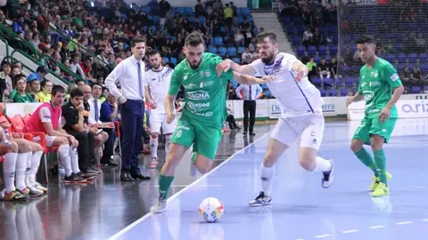 Partido Osasuna Magna - O Parrulo con Rafa Usín en acción. Lnfs.