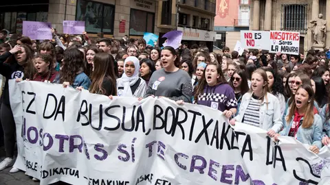 Concentración convocada por el Sindicato de Estudiantes en contra de la sentencia de la Manada. MIGUEL SANTIAGO06 (1)
