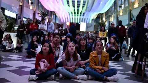 Itaroa vibra con la actuación de Amaia y Alfred en Eurovisión 2018. MIGUEL OSÉS (9)