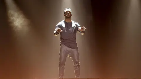 El cantante de Austria en un momento de su actuación ANDRES PUTTING (ESC)