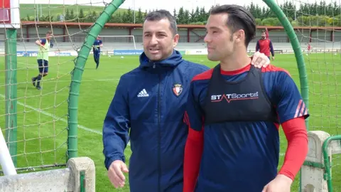 Diego Martínez junto a Quique en Tajonar. 