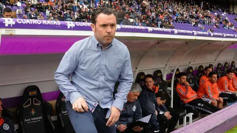 Sergio González en el banquillo de Zorrilla. La Liga.
