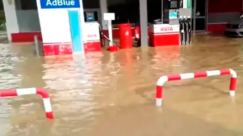 Gasolinera inundada en Sangüesa