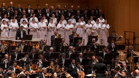 Último concierto de temporada de la Orquesta Sinfónica de Euskadi con la actuación del Orfeón Donostiarra y los solistas Pabyan, Resmark, Machado y Siwek. IN (1)