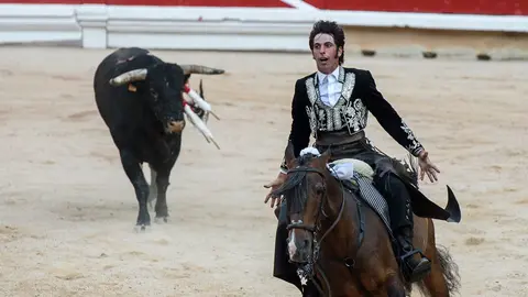 Leonardo Hernández, Pablo Hermoso de Mendoza y Roberto ArmendárizEn la corrida de rejones de la Feria del toro dentro de las fiiestas de San Fermín 2018. PABLO LASAOSA 20