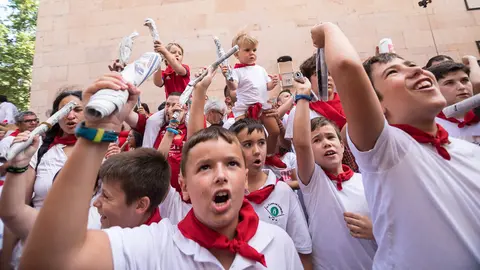 Niños y niñas participan en el encierro txiki de San Fermín 2018 (26). IÑIGO ALZUGARAY