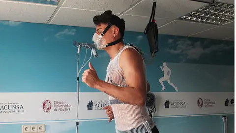 Luis Perea durante las pruebas médicas en la CUN. CA Osasuna.