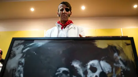 Juan José Padilla recibe un reconocimiento a su carrera como torero en el hotel Sancho Ramirez. MIGUEL OSÉS_13