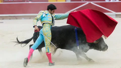 Séptima corrida de los Sanfermines con toros de Jandilla para Juan José Padilla, Cayetano y Roca Rey (32). IÑIGO ALZUGARAY