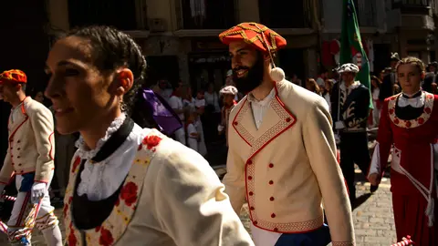 La Corporación municipal recorre las calles de Pamplona por la Octava de San Fermín 2018. PABLO LASAOSA 04