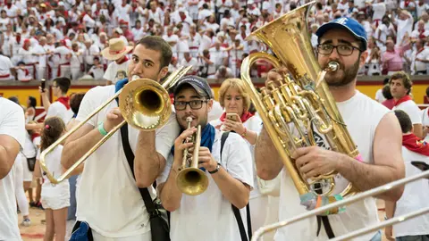 Salida de las peñas. MIGUEL SANTIAGO05