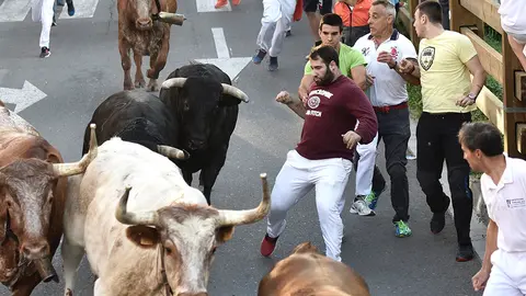 Primer encierro de las fiestas de Tudela. MIGUEL OSÉS (6)
