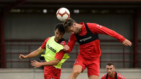 Osasuna se entrena en las instalaciones de Tajonar. PABLO LASAOSA 14