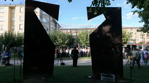 Conmemoración del XVIII aniversario del asesinato a manos de ETA del subteniente del ejército Francisco Casanova (07). IÑIGO ALZUGARAY