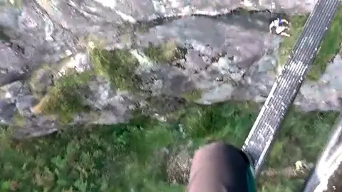 El GREIM rescata a dos personas atrapadas en la ladera de Peñas de Aya