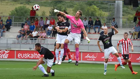 Partido Athletic B - Tudelano en Lezama. Foto Juanfer.