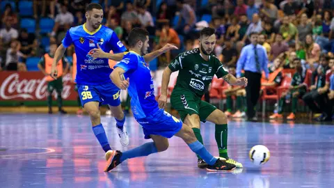 Primera jornada de Liga de Futbol sala entre el Xota y el Peñiscola. MIGUEL OSÉS_35