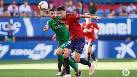 Luis Perea en el partido Osasuna - Sporting (1-0). La Liga.