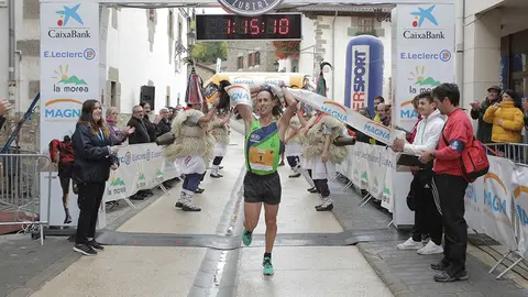 Antonio Etxeberría entra vencedor en la Roncesvalles Zubiri. Cedida.