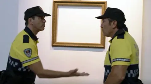 Policía Municipal de Pamplona en la serie americana Supergirl_.